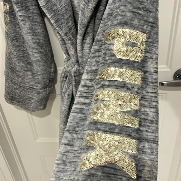 PINK bathrobe - Picture 2 of 3